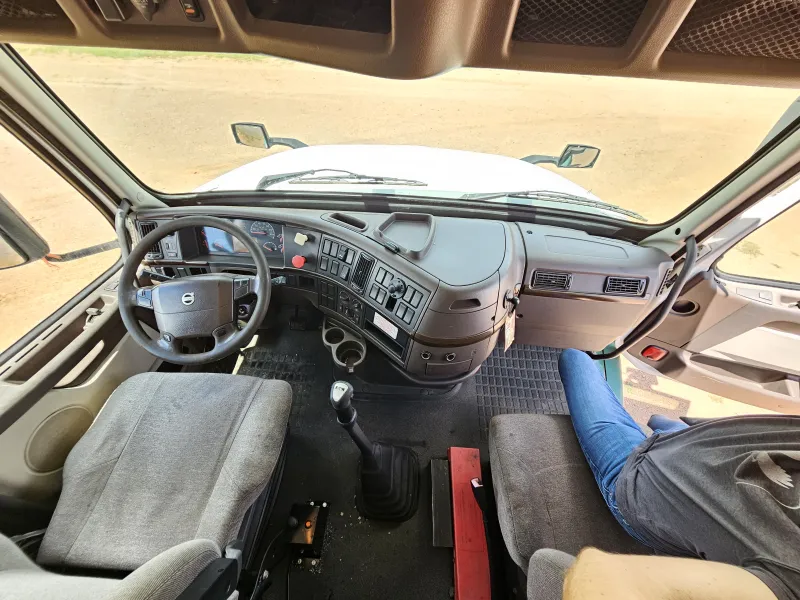Volvo VNL 7m3 Acorazado Muelles 2013 - Motor Cummins - 640,309 millas - foto 16 - en venta Chihuahua