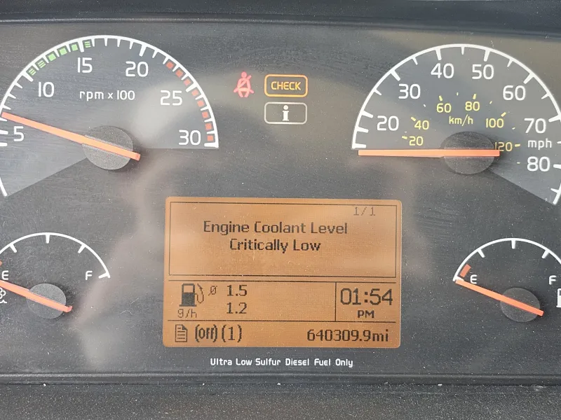 Volvo VNL 7m3 Acorazado Muelles 2013 - Motor Cummins - 640,309 millas - foto 18 - en venta Chihuahua