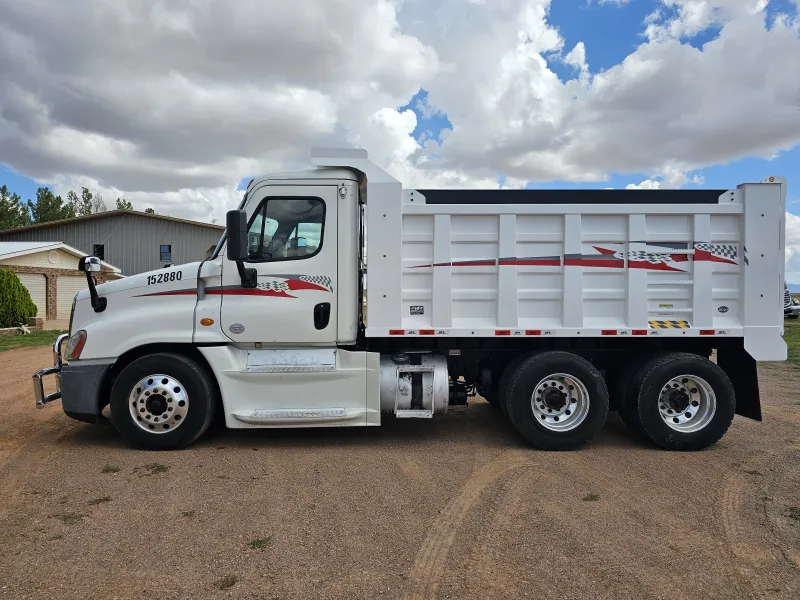 Freightliner Cascadia 14m3 Acorazado 2014 - Motor Detroit - 288,548 millas - foto 4 - en venta Chihuahua