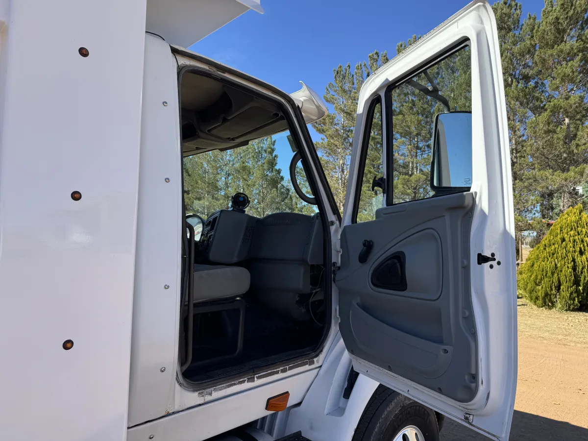 Internacional TranStar 8600 - Acorazado - 14 Metros 2006 - Motor Cummins - 613,966 millas - en venta Chihuahua