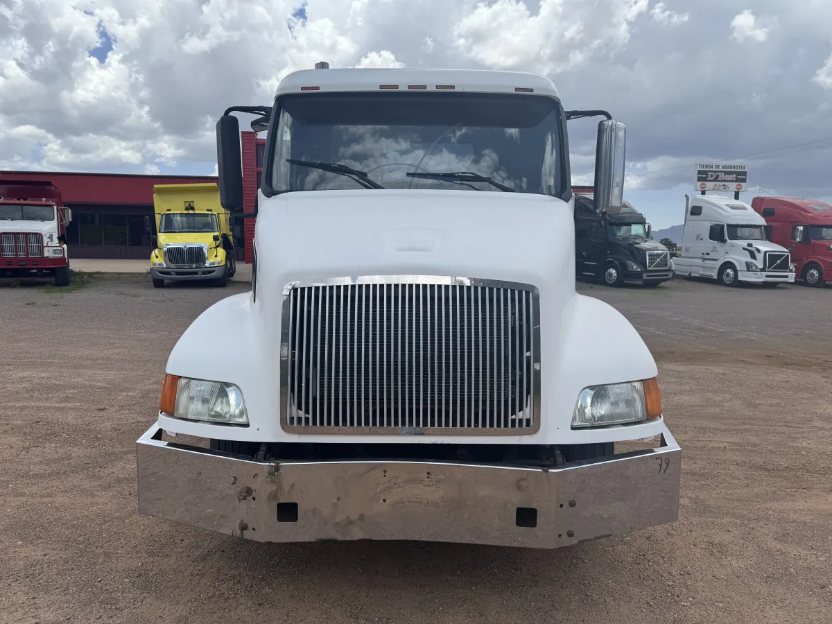 Volvo VN 2000 - Motor Cummins - 922,096 millas - en venta Chihuahua