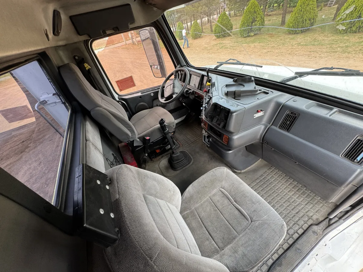 Volvo VN 2000 - Motor Cummins - 922,096 millas - en venta Chihuahua