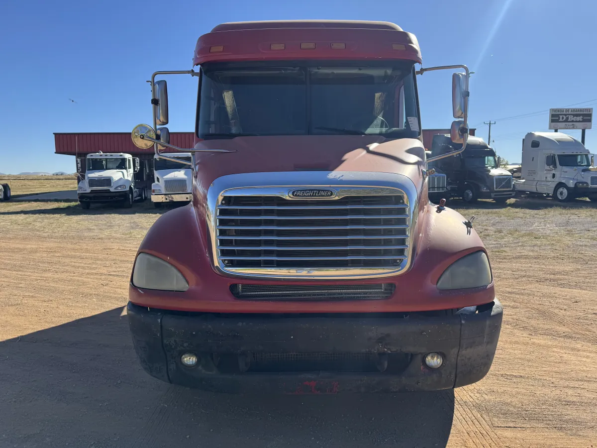 Freightliner Columbia 112 2004 - Motor Caterpillar - 964,055 millas - en venta Chihuahua