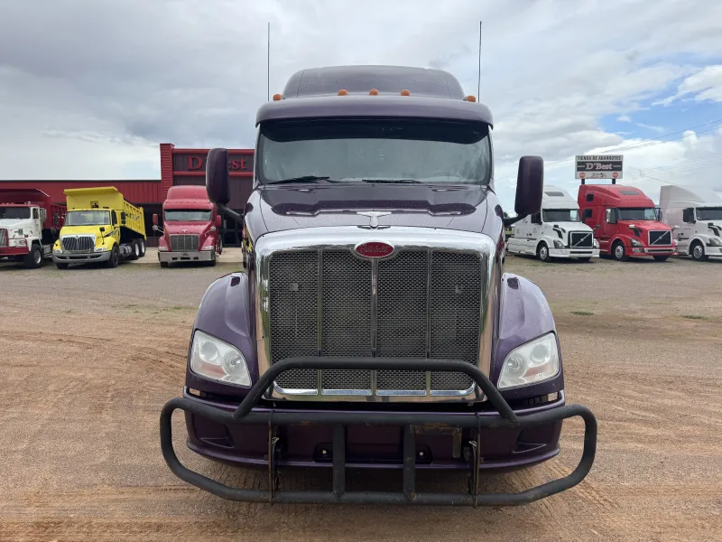 Peterbilt 587 2014 - Motor Paccar - 810,266 millas - foto 2 - en venta Chihuahua