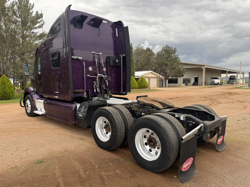 Peterbilt 587 2014 - Motor Paccar - 810,266 millas - foto 5 - en venta Chihuahua