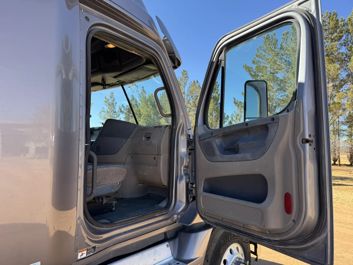 Freightliner Cascadia 2012 - Motor Cummins - 848,047 millas - en venta Chihuahua