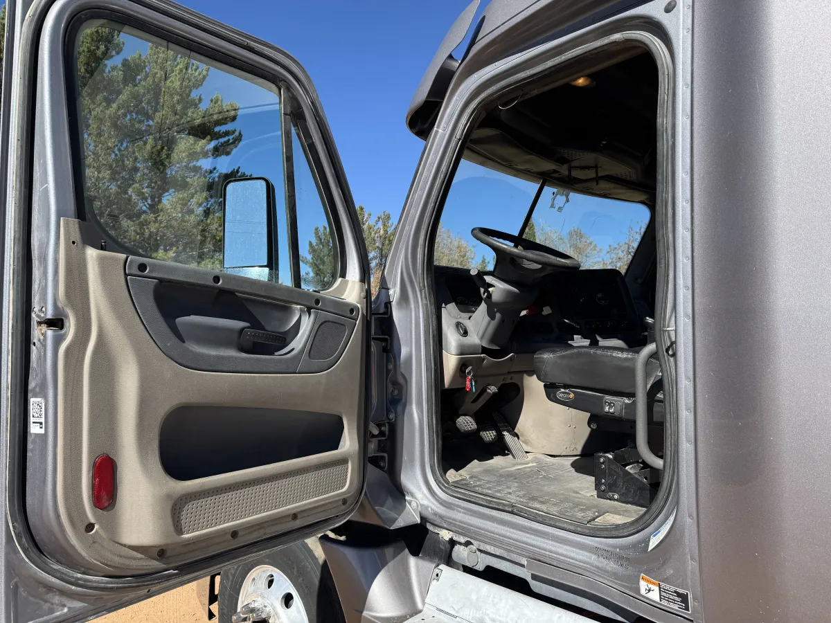 Freightliner Cascadia 2012 - Motor Cummins - 848,047 millas - en venta Chihuahua