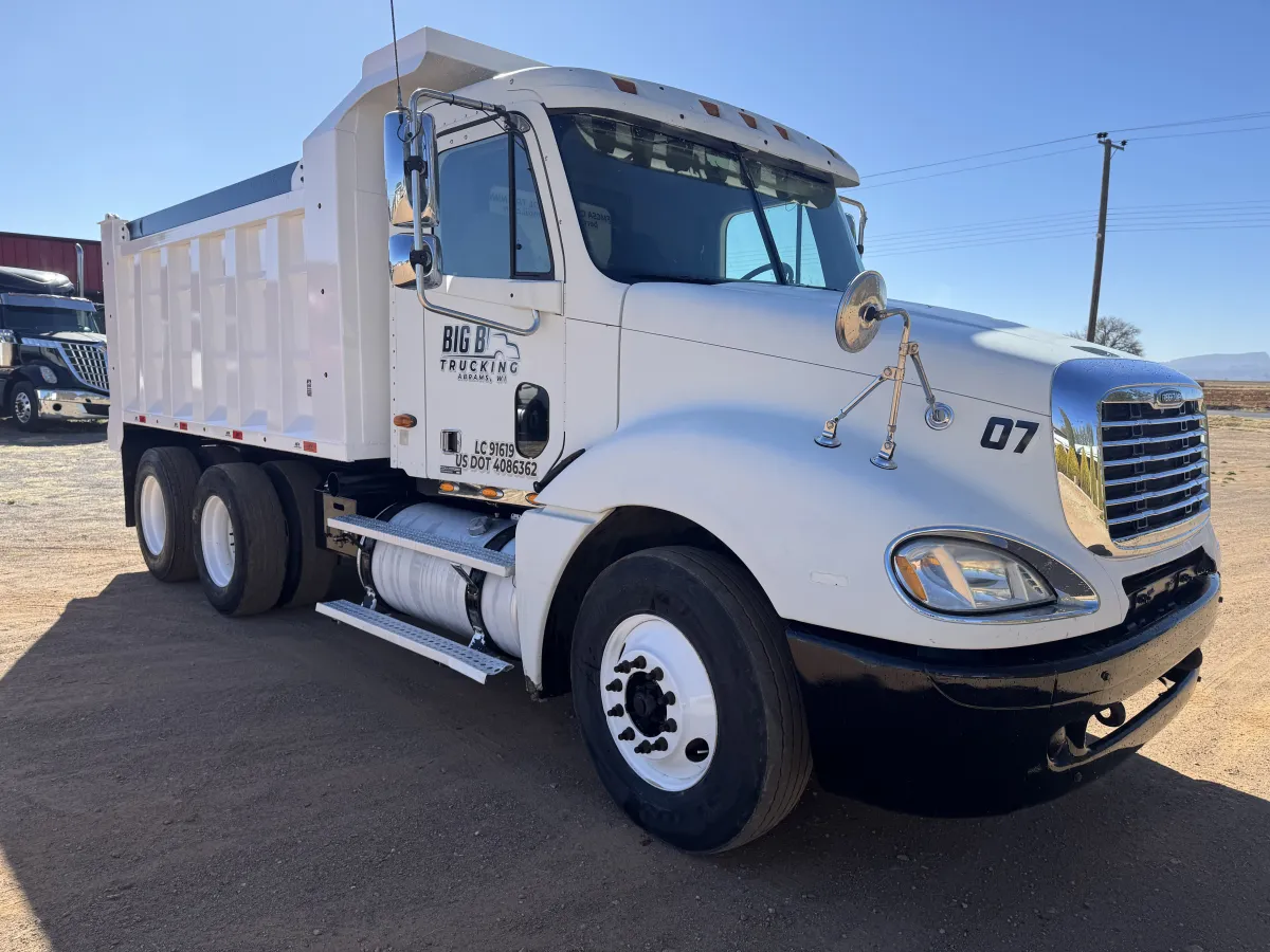 Freightliner Columbia 14 Metros - Acorazado 2004 - Motor Mercedes - 1,101,576 millas - en venta Chihuahua