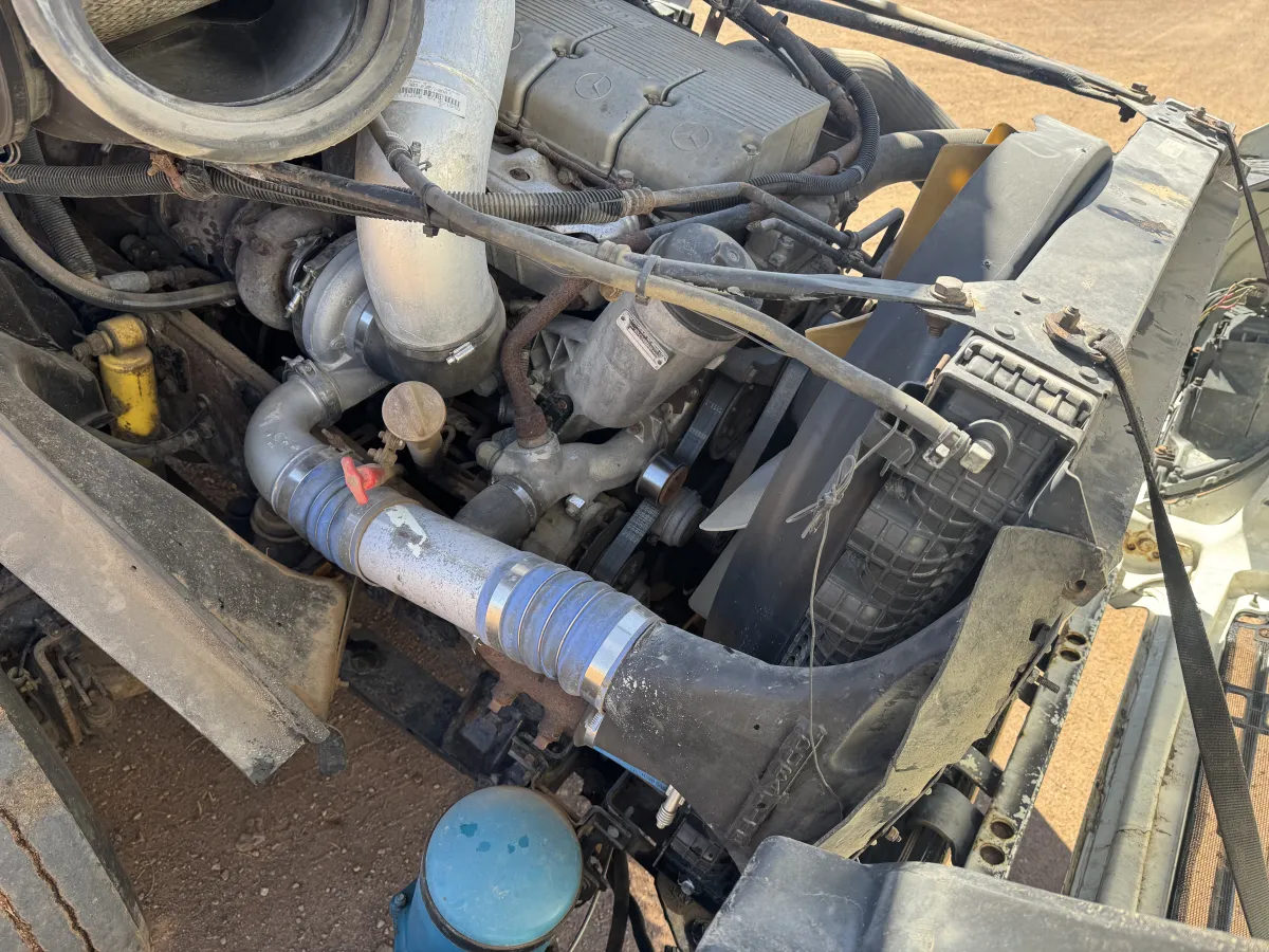 Freightliner Columbia 14 Metros - Acorazado 2004 - Motor Mercedes - 1,101,576 millas - en venta Chihuahua