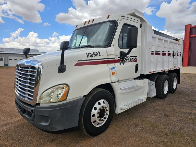 Freightliner Cascadia 14m3 Acorazado 2014 - Motor Detroit - 851,253 millas - foto 3 - en venta Chihuahua