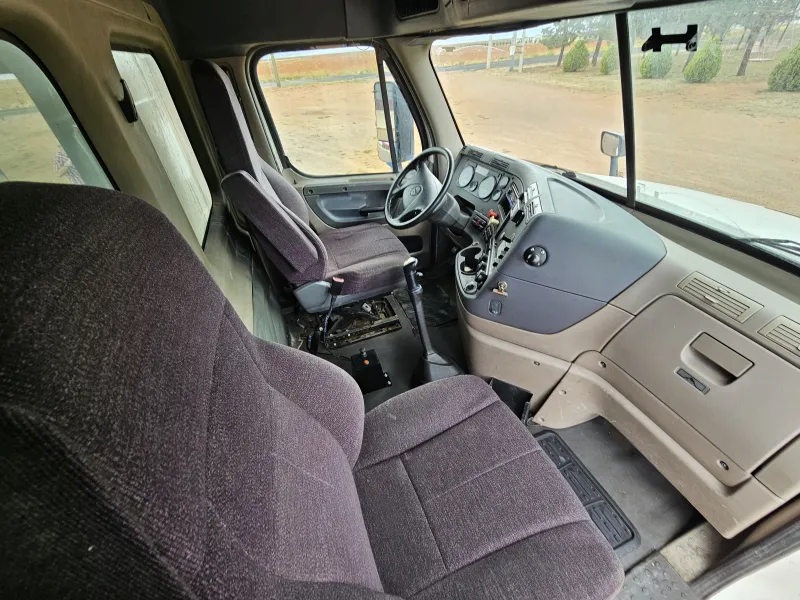 Freightliner Cascadia 14m3 Acorazado 2014 - Motor Detroit - 851,253 millas - foto 17 - en venta Chihuahua