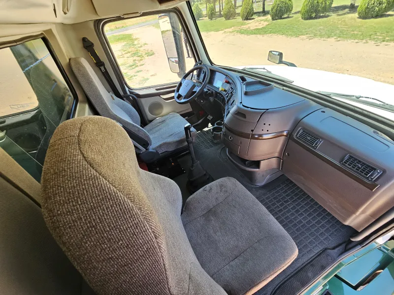 Volvo VNL 7m3 Acorazado Muelles 2016 - Motor Cummins - 784,340 millas - foto 17 - en venta Chihuahua