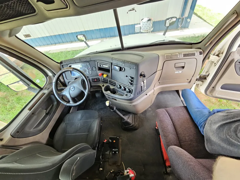 Freightliner Cascadia 14m3 Acorazado 2014 - Motor Detroit - 288,548 millas - foto 16 - en venta Chihuahua