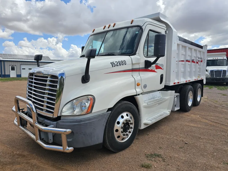 Freightliner Cascadia 14m3 Acorazado 2014 - Motor Detroit - 288,548 millas - foto 3 - en venta Chihuahua
