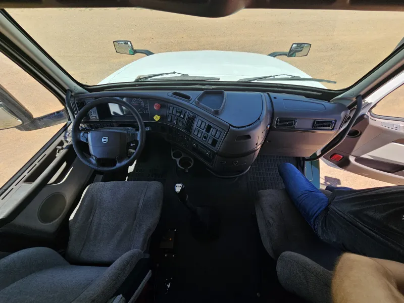 Volvo VNL 7m3 Acorazado Muelles 2016 - Motor Cummins - 784,340 millas - foto 16 - en venta Chihuahua
