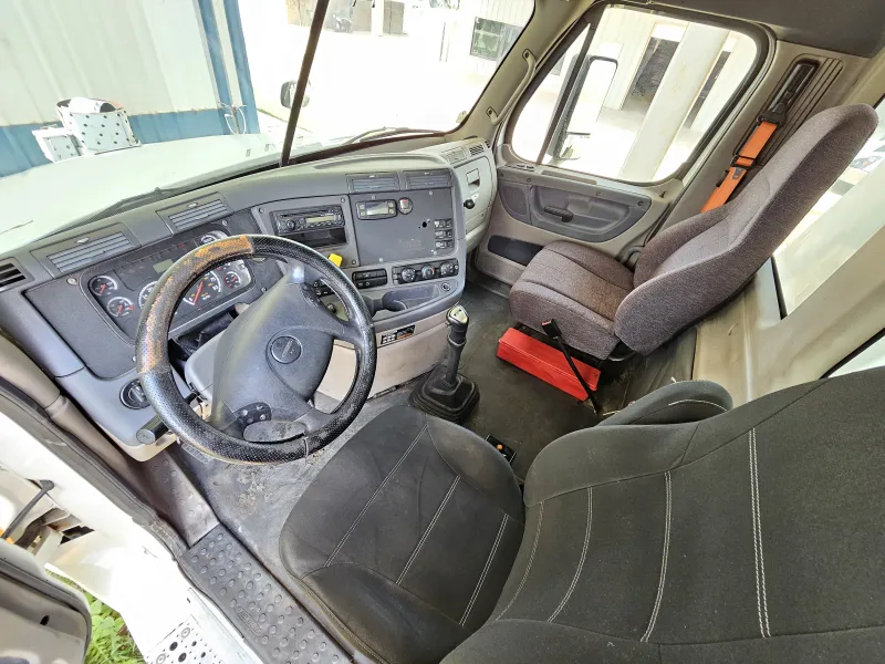 Freightliner Cascadia 14m3 Acorazado 2014 - Motor Detroit - 288,548 millas - foto 15 - en venta Chihuahua