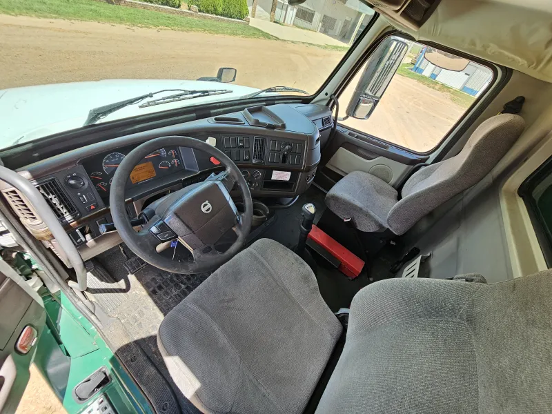 Volvo VNL 7m3 Acorazado Muelles 2013 - Motor Cummins - 640,309 millas - foto 15 - en venta Chihuahua