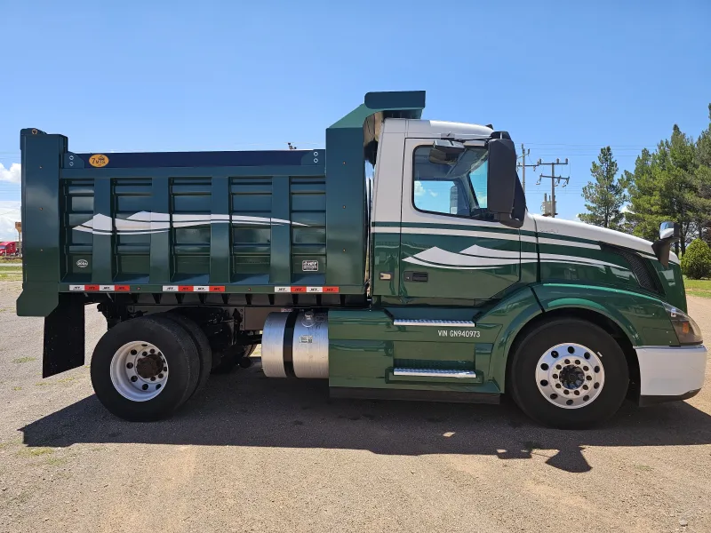Volvo VNL 7m3 Acorazado Muelles 2016 - Motor Cummins - 784,340 millas - foto 8 - en venta Chihuahua