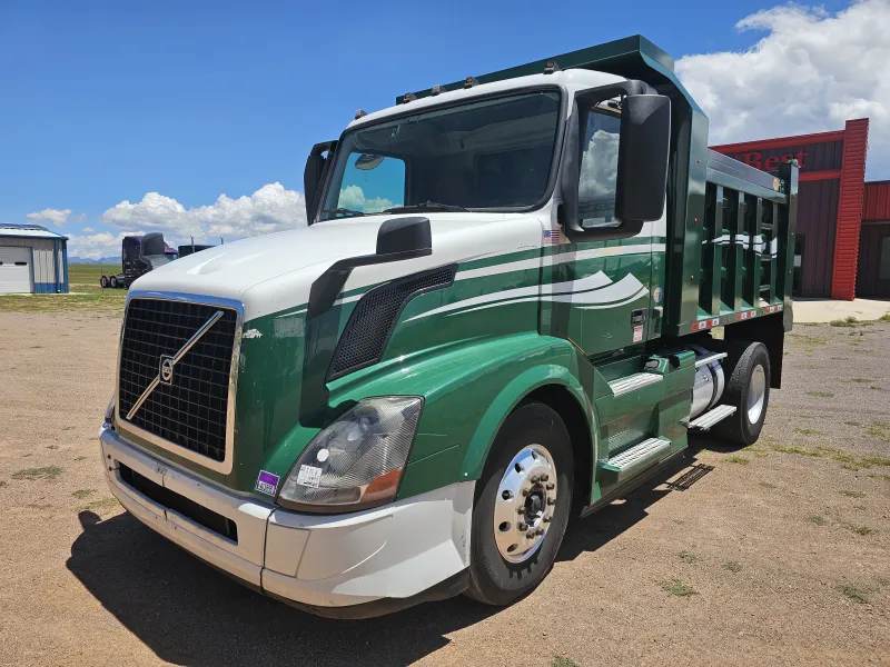 Volvo VNL 7m3 Acorazado Muelles 2016 - Motor Cummins - 784,340 millas - foto 3 - en venta Chihuahua